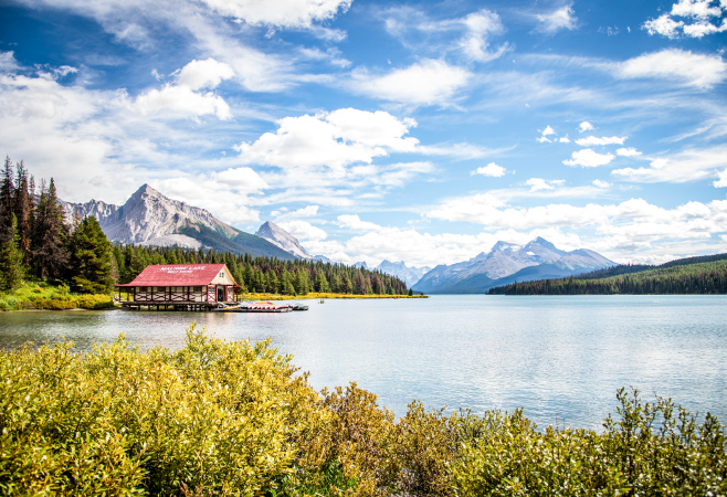 Visiting Maligne Lake in the summer and winter seasons, the two most popular times to take advantage of the lake's abundant diversity in wildlife and sightseeing Visiting Maligne Lake in the summer and winter seasons, the two most popular times to take advantage of the lake's abundant diversity in wildlife and sightseeing