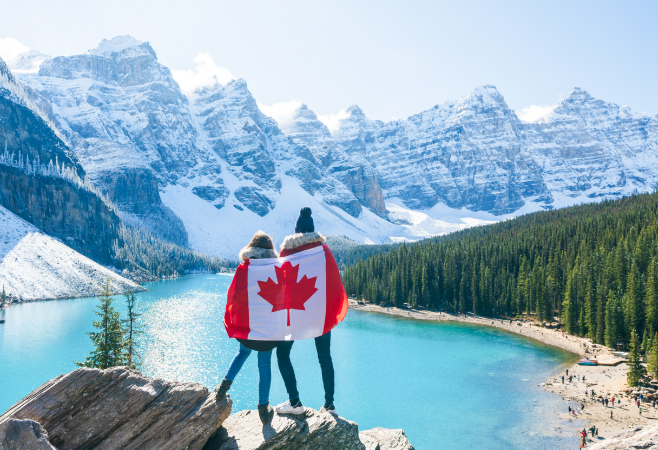 The best free way to enjoy the views of Maligne Lake is to take a relaxing walk along the  Mary Schäffer Loop.