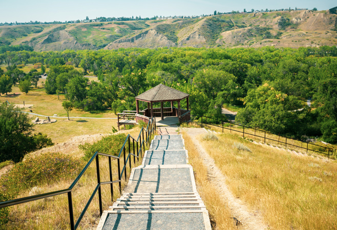 This is a lovely walk down a path along the water, where you'll see lots of species of birds This is a lovely walk down a path along the water, where you'll see lots of species of birds