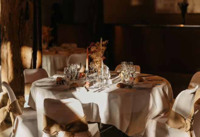 Banff boasts over 100 restaurants, from casual spots to award-winning fine dining, offering diverse cuisines and stunning mountain views.