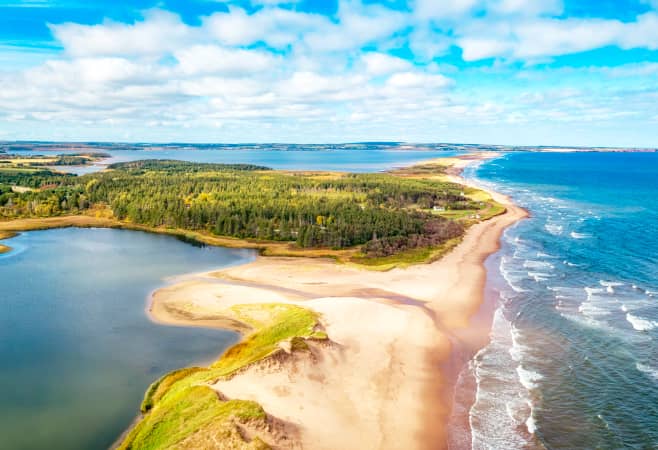 Find out the best time to visit the beaches in Nova Scotia Find out the best time to visit the beaches in Nova Scotia