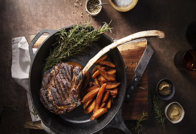 A vibrant, relaxing retreat where people can enjoy good food and BoND over the  best breakfast, lunch and dinner in downtown Winnipeg