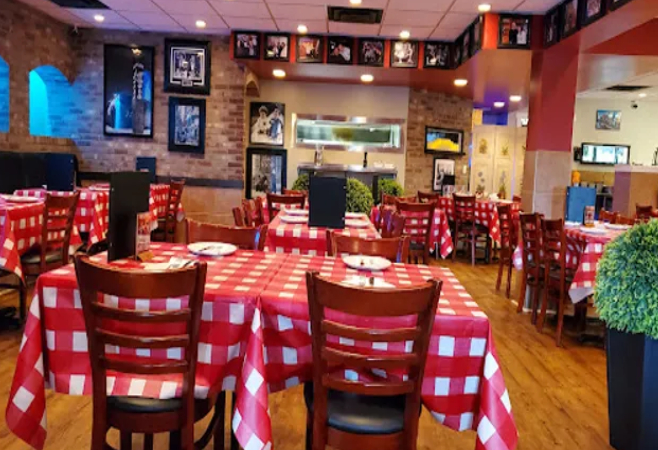 A family-owned Italian restaurant built on tradition, flavour, and heart. Our menu brings together old family recipes and fresh ingredients