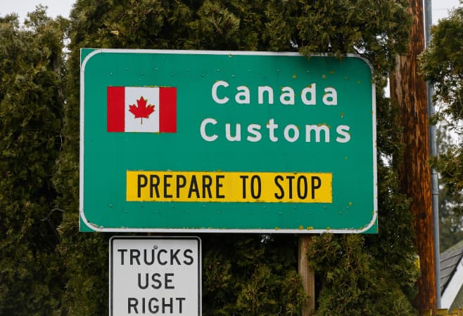 Border between Canada and the United States