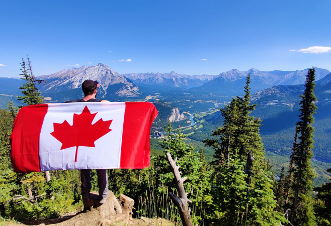 Enjoy solitude and natural beauty in the Canadian Rockies Enjoy solitude and natural beauty in the Canadian Rockies