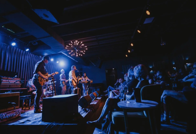 Experience the best of Ottawa's live music nightlife scene at these eight bars and music venues.