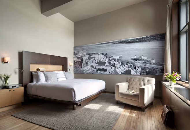 Hôtel 71 is a 60-room luxury boutique hotel in Old Quebec, with a mix of modern and classic style, an espresso lounge, wine bar, and an Italian restaurant.