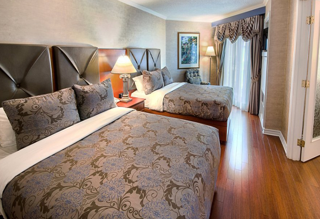 The hotel features 234 sumptuously decorated rooms offering great comfort, memory foam mattresses, wooden floors, and magnificent views over the city