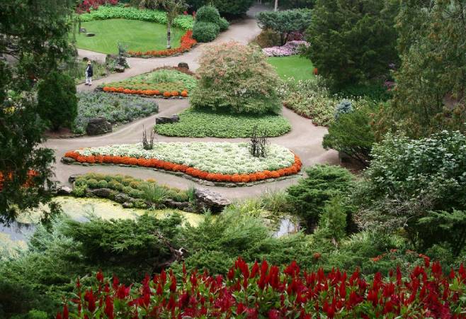 Explore trails, flower gardens, and nature sanctuaries at the country's biggest botanical garden - affectionately known as the RBG