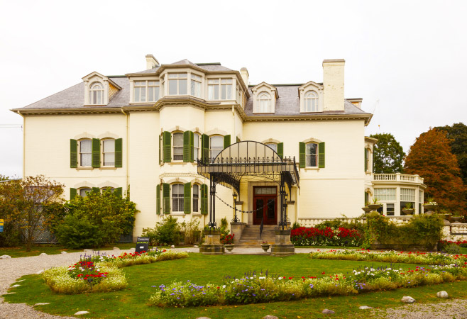 Spadina Museum offers a glimpse of Toronto during the 1900-1930 period through the lens of the Austin family.