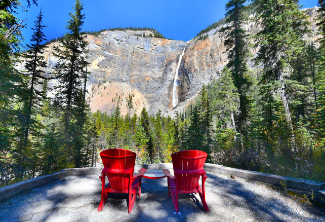 It's among the highest waterfalls in all of Canada and easily one of the most dramatic. It's among the highest waterfalls in all of Canada and easily one of the most dramatic.