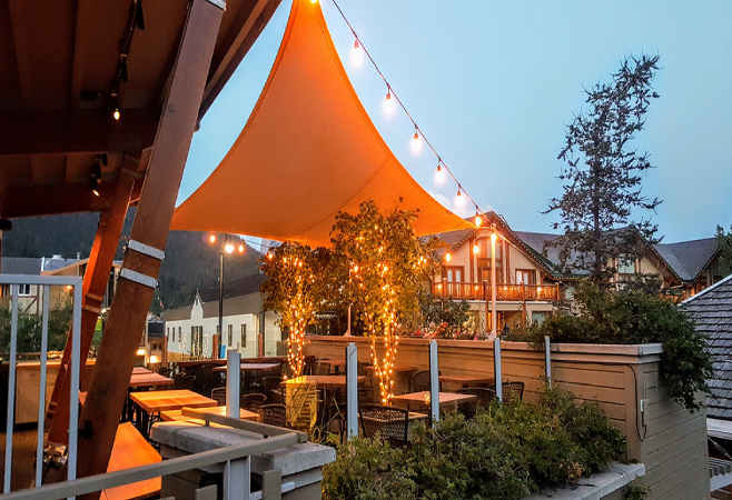 Named as one of Tripadvisor’s Top 10 Canadian Fine Dining Restaurants, The Bison Restaurant proudly feature regional and seasonal Canadian cuisine